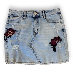 Women’s Medium Angel Kiss Jeans Embroidered Distressed Denim Skirt M